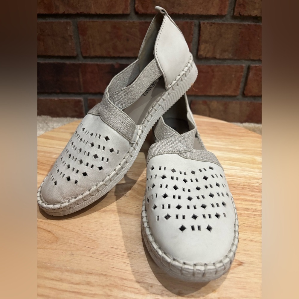 JOSEF SEIBEL SOFIE 44 FLATS CASUAL OFF WHITE LEATHER ESPADRILLE SANDAL SIZE 9